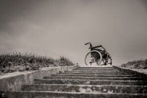 alternative-treppensteiger_wheelchair-567812_640-by-ferobanjo-pixabay-com